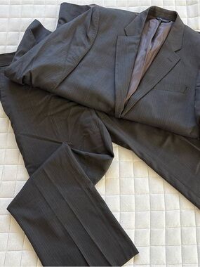 Banana Republic Men's Brown Pinstripe Suit - Size 42R, 35/32